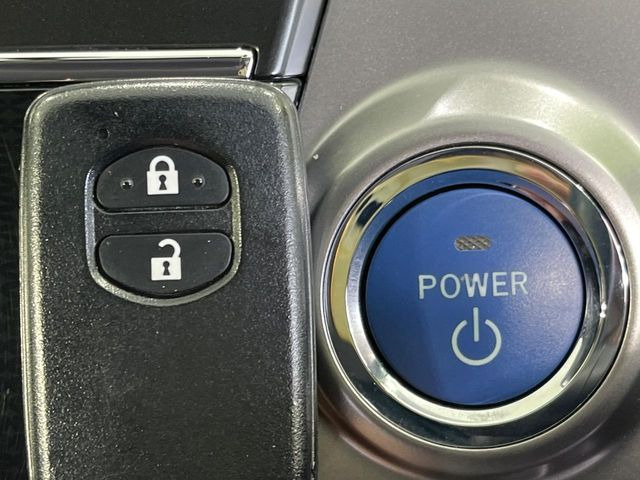 �y�X�}�[�g�L�[�z�J�o����|�P�b�g�ɓ��ꂽ�܂܂ł��h�A�̎{���E�������\�ȃX�}�[�g�L�[�𑕔��B�G���W���̃I���E�I�t�����J�M�����o���K�v����������Ƃ��Ă��֗��ł���