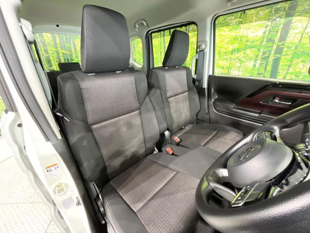 【シートヒーター】寒い日に重宝するシートヒーター!エアコンより早く温まってくれるので寒がりの人も安心ですね♪エアコンの温風は乾燥するから苦手、という方にもをおすすめです。