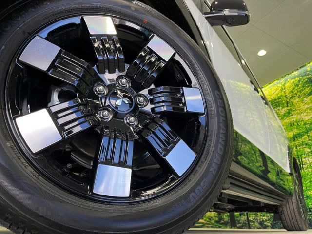 �y����18�C���`�A���~�z�C�[���z�O�ςɃ}�b�`���������A���~�z�C�[���𑕒����Ă���܂��B�e��ЊO�A���~�z�C�[����A�X�^�b�h���X�^�C�����戵�����Ă���܂��B���񂲑��k����������