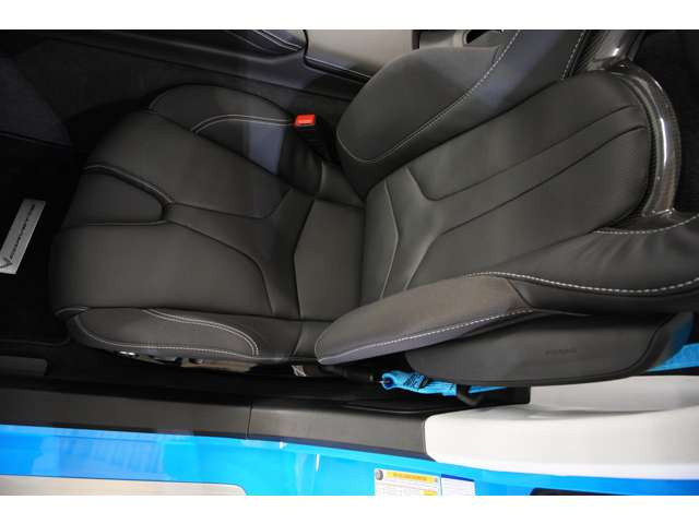 ����Ȃ́A�h���C�o�[�Ɠ��l�ɏ㎿���Ɖ��K����ǋ������݌v�ł��B��������Ƃ����z�[���h��������A�����Ԃł����K�ɉ߂��������S�n���������Ă���܂��B