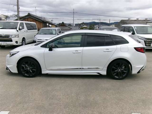 カローラツーリング1.8 ハイブリッド W×B