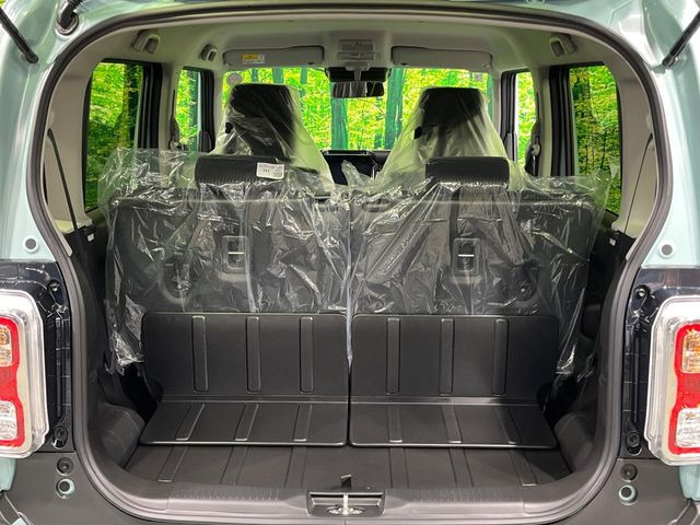 ���i�̂���������ʋ΁A���}���ɏ\���ȉ׎��X�y�[�X���m�ۂ��Ă���܂��B�Z�J���h�V�[�g��|���ƁA�傫�ȉו��̐ύڂ��\�ł���