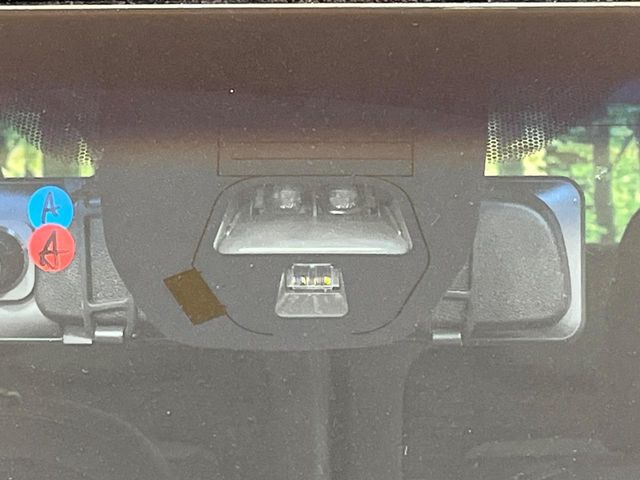 �y�V�e�B�u���[�L�A�N�e�B�u�V�X�e���z�ᑬ���s���ɑO���̎ԗ�����F�����A�Փ˂������Ȏ��͌x��ƃu���[�L�ŏՓˉ���Ɣ�Q�y�����A�V�X�g�B�����S�Ƀh���C�u�����y���݂��������܂��B