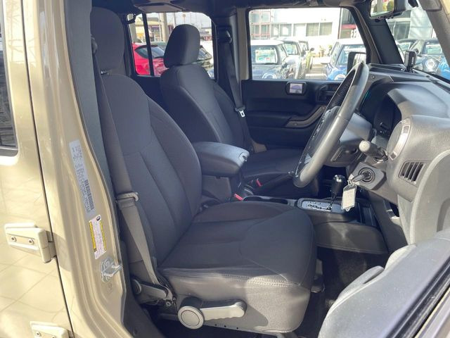 ���V�[�g�̎g�p��:�j��E�ւ�������Ȃ��A�����̒ʂ肫�ꂢ�ȏ�Ԃ��ێ����Ă���܂��B�܂��A�����N���[�j���O�E�R�[�e�B���O�����p�����������܂��B