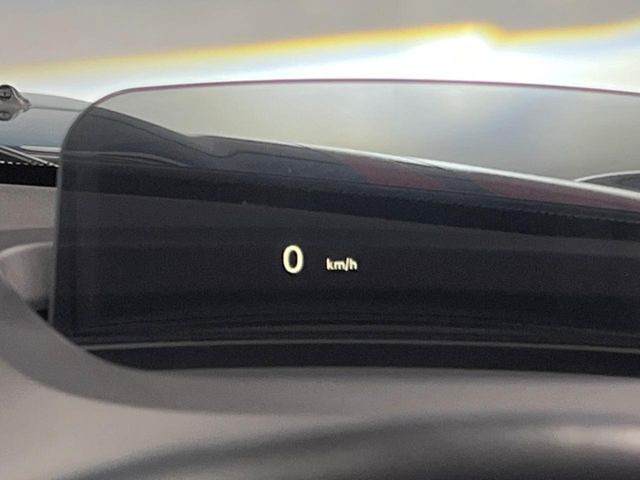 ���w�b�h�A�b�v�f�B�X�v���C:���݂̑��x�⑖�s�����f�W�^���\���ŉ^�]�ȑO���̃K���X�ɓ��e!�^�]���A���������炳���K�v�ȏ����m�F�ł���̂łƂ��Ă��֗��ň��S!