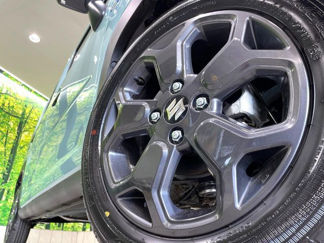 �y����15�C���`�A���~�z�C�[���z�O�ςɃ}�b�`���������A���~�z�C�[���𑕒����Ă���܂��B�e��ЊO�A���~�z�C�[����A�X�^�b�h���X�^�C�����戵�����Ă���܂��B���񂲑��k����������