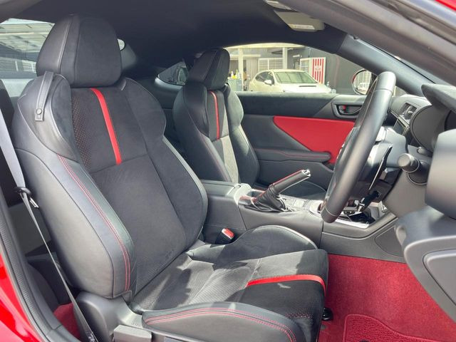 �y�n�[�t���U�[�V�[�g�z�������ƍ���S�n�𗼗������l�C�̃V�[�g���w�ʁE���ʂ̓X�G�[�h���ƂȂ��Ă���A���G��⊊��ɂ����ɗD��Ă��܂��B�C���╞���ɍ��E���ꂸ���K�ɂ���肢�������܂��B