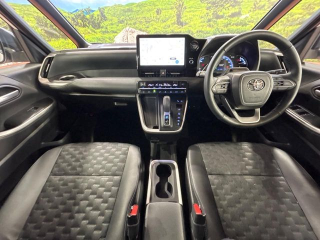 ヴォクシー1.8 ハイブリッド S-Z