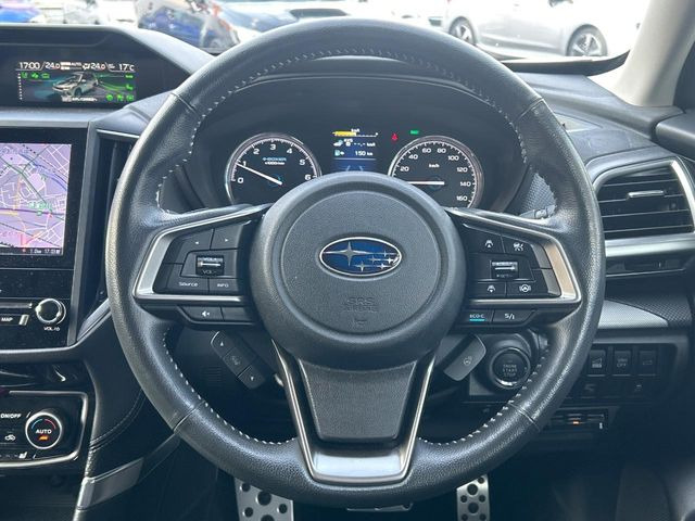 �y�����v�����X�e�A�����O�z�㎿�Ȋv���g�p���邱�ƂŁA��ɂ����������݂ƂĂ��^�]���₷���n���h���ł���