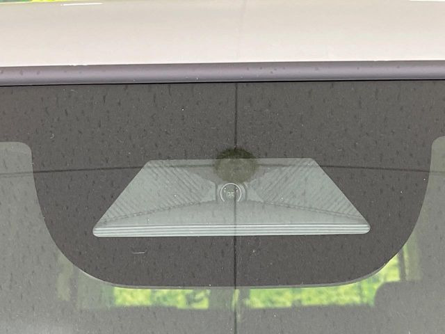 �y�z���_�Z���V���O�z���s���ɑO���̎ԗ�����F�����A�Փ˂������Ȏ��͌x��ƃu���[�L�ŏՓˉ���Ɣ�Q�y�����A�V�X�g�B�����S�Ƀh���C�u�����y���݂��������܂��B