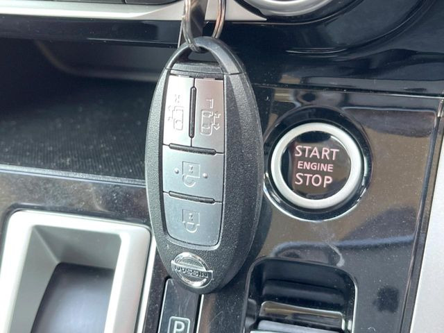 �y�C���e���W�F���g�L�[�z�J�o����|�P�b�g�ɓ��ꂽ�܂܂ł��h�A�̎{���E�������\�ȃX�}�[�g�L�[�𑕔��B�G���W���̃I���E�I�t�����J�M�����o���K�v����������Ƃ��Ă��֗��ł���