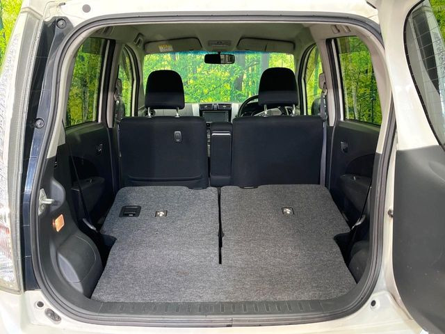 ���i�̂���������ʋ΁A���}���ɏ\���ȉ׎��X�y�[�X���m�ۂ��Ă���܂��B�Z�J���h�V�[�g��|���ƁA�傫�ȉו��̐ύڂ��\�ł���