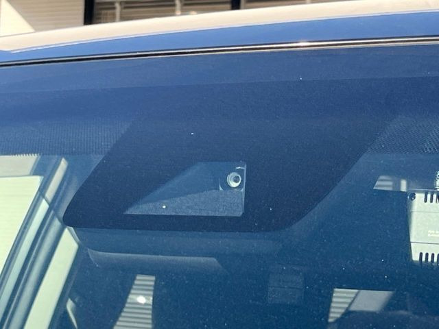 �y�g���^�Z�[�t�e�B�Z���X�z���s���ɑO���̎ԗ�����F�����A�Փ˂������Ȏ��͌x��ƃu���[�L�ŏՓˉ���Ɣ�Q�y�����A�V�X�g�B�����S�Ƀh���C�u�����y���݂��������܂��B