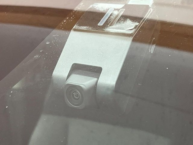【ドライブレコーダー】ドライブレコーダー装備!走行中はもちろん、あおり運転や事故に遭遇した際、映像で記録し、万一のリスクに備えます。※記録用SDカードはお客様ご自身でご準備いただく必要があります。