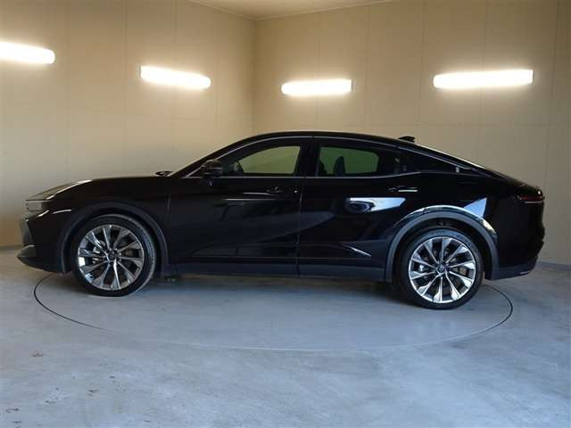 クラウンクロスオーバー2.5 G アドバンスト レザー パッケージ E-Four 4WD