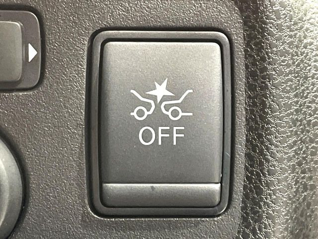 �y�G�}�[�W�F���V�[�u���[�L�z���s���ɑO���̎ԗ�����F�����A�Փ˂������Ȏ��͌x��ƃu���[�L�ŏՓˉ���Ɣ�Q�y�����A�V�X�g�B�����S�Ƀh���C�u�����y���݂��������܂��B