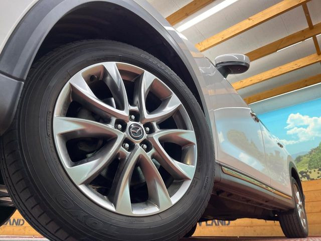 �y����19�C���`�A���~�z�C�[���z�O�ςɃ}�b�`���������A���~�z�C�[���𑕒����Ă���܂��B�e��ЊO�A���~�z�C�[����A�X�^�b�h���X�^�C�����戵�����Ă���܂��B���񂲑��k����������