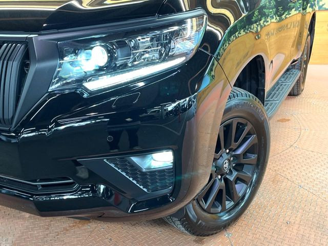 �yLED�w�b�h���C�g�z���V����ԑ��s�����ǍD�Ȏ��E���m�ۂ����S���ĉ^�]�ł��鍂�P�xLED�w�b�h���C�g�𑕔�!�_�����x�������A����d�͂��}�����Ă��܂��B