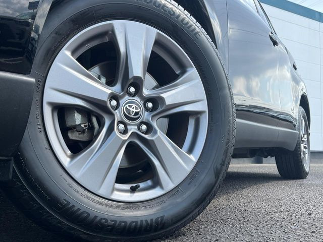 �y����17�C���`�A���~�z�C�[���z�O�ςɃ}�b�`���������A���~�z�C�[���𑕒����Ă���܂��B�e��ЊO�A���~�z�C�[����A�X�^�b�h���X�^�C�����戵�����Ă���܂��B���񂲑��k����������