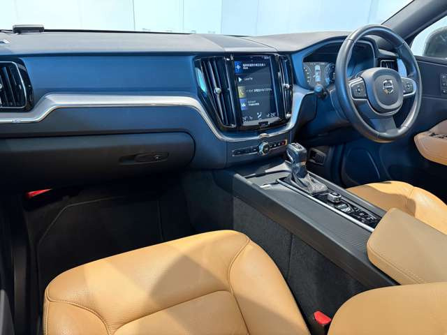 XC60T5 AWD モメンタム 4WD