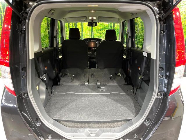 ���i�̂���������ʋ΁A���}���ɏ\���ȉ׎��X�y�[�X���m�ۂ��Ă���܂��B�Z�J���h�V�[�g��|���ƁA�傫�ȉו��̐ύڂ��\�ł���