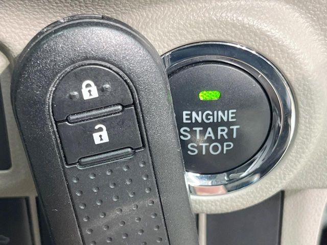 �y�L�[�t���[�V�X�e���z�J�o����|�P�b�g�ɓ��ꂽ�܂܂ł��h�A�̎{���E�������\�ȃX�}�[�g�L�[�𑕔��B�G���W���̃I���E�I�t�����J�M�����o���K�v����������Ƃ��Ă��֗��ł���