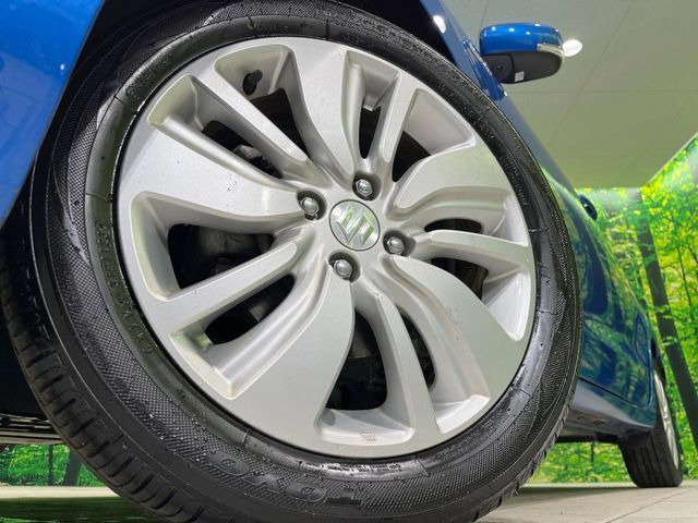 �y����16�C���`�A���~�z�C�[���z�O�ςɃ}�b�`���������A���~�z�C�[���𑕒����Ă���܂��B�e��ЊO�A���~�z�C�[����A�X�^�b�h���X�^�C�����戵�����Ă���܂��B���񂲑��k����������