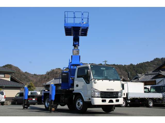 エルフ高所作業車