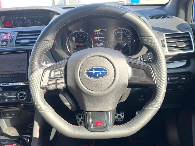 �y�����v�����X�e�A�����O�z�㎿�Ȋv���g�p���邱�ƂŁA��ɂ����������݂ƂĂ��^�]���₷���n���h���ł���