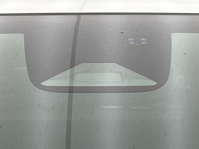 �y�z���_�Z���V���O�z���s���ɑO���̎ԗ�����F�����A�Փ˂������Ȏ��͌x��ƃu���[�L�ŏՓˉ���Ɣ�Q�y�����A�V�X�g�B�����S�Ƀh���C�u�����y���݂��������܂��B