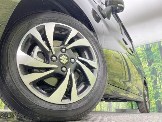 �y�����A���~�z�C�[���z�O�ςɃ}�b�`���������A���~�z�C�[���𑕒����Ă���܂��B�e��ЊO�A���~�z�C�[����A�X�^�b�h���X�^�C�����戵�����Ă���܂��B���񂲑��k����������