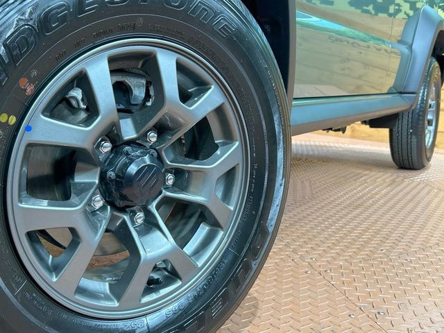 【純正15インチアルミホイール】外観にマッチした純正アルミホイールを装着しております。各種社外アルミホイールや、スタッドレスタイヤも取扱いしております。是非ご相談ください♪