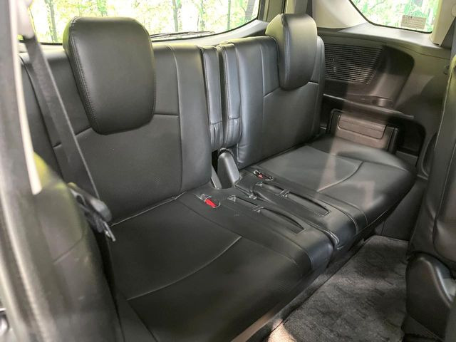 3列目シートはもちろん状態良好☆大人でもゆったりと座って頂けますので、大人数でのお出かけもラクラクです♪ご家族で、気の知れた仲間で、ドライブに行くのが楽しみですね♪