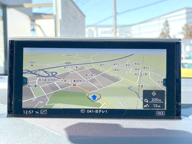 ���A�E�f�B�����i�r:��̊��̂���i�r�́A����������ԓ������o���Ă���܂��BBluetooth�Đ��ȂǃI�[�f�B�I�@�\���[�����Ă���܂��̂ŁA�^�]�����y���߂܂���