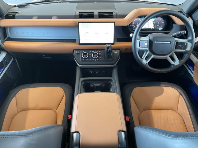 ディフェンダー110 X ダイナミック HSE 2.0L P300e 4WD