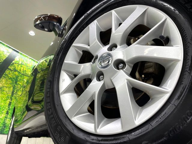 �y����15�C���`�A���~�z�C�[���z�O�ςɃ}�b�`���������A���~�z�C�[���𑕒����Ă���܂��B�e��ЊO�A���~�z�C�[����A�X�^�b�h���X�^�C�����戵�����Ă���܂��B���񂲑��k����������