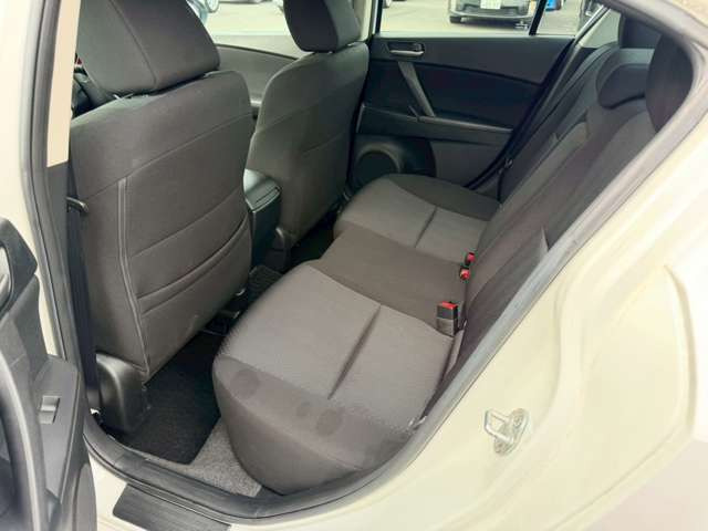 気になるお車がありましたら右の電話番号から直接お店にお問い合わせください。支払方法から車両情報、状態までなんでもご説明させて頂きます。スタッフ一同ご連絡お待ちしております。