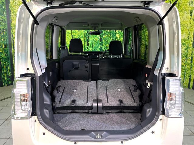 ���i�̂���������ʋ΁A���}���ɏ\���ȉ׎��X�y�[�X���m�ۂ��Ă���܂��B�Z�J���h�V�[�g��|���ƁA�傫�ȉו��̐ύڂ��\�ł���