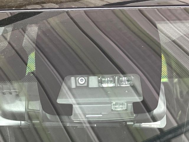 �y�g���^�Z�[�t�e�B�Z���X�z���s���ɑO���̎ԗ�����F�����A�Փ˂������Ȏ��͌x��ƃu���[�L�ŏՓˉ���Ɣ�Q�y�����A�V�X�g�B�����S�Ƀh���C�u�����y���݂��������܂��B