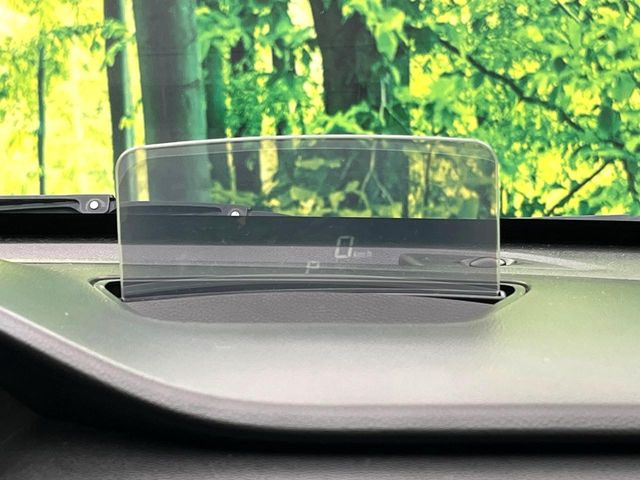 �y�w�b�h�A�b�v�f�B�X�v���C�z���݂̑��x�⑖�s�����f�W�^���\���ŉ^�]�ȑO���̃K���X�ɓ��e!�^�]���A�ڐ������炳���K�v�ȏ����m�F�ł���̂łƂ��Ă��֗��ň��S!