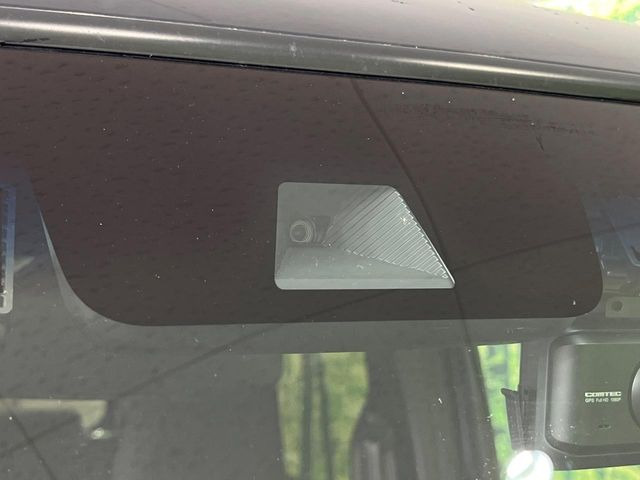 �y�z���_�Z���V���O�z���s���ɑO���̎ԗ�����F�����A�Փ˂������Ȏ��͌x��ƃu���[�L�ŏՓˉ���Ɣ�Q�y�����A�V�X�g�B�����S�Ƀh���C�u�����y���݂��������܂��B