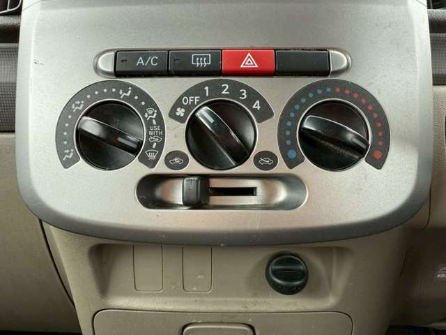 �C�ɂȂ邨�Ԃ�����܂�����E�̓d�b�ԍ����璼�ڂ��X�ɂ��₢���킹���������B�x�����@����ԗ����A��Ԃ܂łȂ�ł������������Ē����܂��B�X�^�b�t�ꓯ���A�����҂����Ă���܂��B