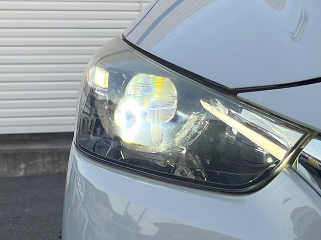 �yLED�w�b�h���C�g�z���V����ԑ��s�����ǍD�Ȏ��E���m�ۂ����S���ĉ^�]�ł��鍂�P�xLED�w�b�h���C�g�𑕔�!�_�����x�������A����d�͂��}�����Ă��܂��B