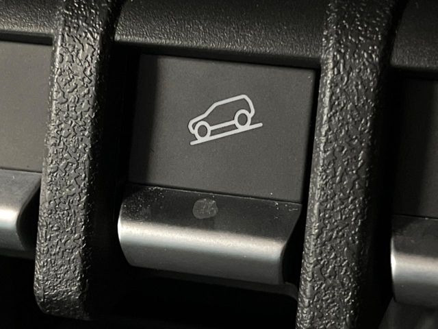 �y�_�E���q���A�V�X�g�z�}�ȍ⓹������Ƃ��Ɏ����Ńu���[�L�𐧌�A���̒ᑬ�x��ۂ��܂��B�ᓹ�∫�H�ȂǊ���₷���H�ʂ̉����ł��^�C�������b�N���Ȃ�������S!�n���h������ɏW���ł��܂�!