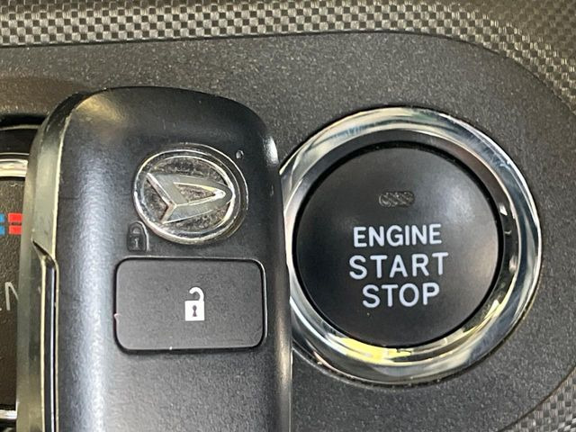 �y�L�[�t���[�V�X�e���z�J�o����|�P�b�g�ɓ��ꂽ�܂܂ł��h�A�̎{���E�������\�ȃX�}�[�g�L�[�𑕔��B�G���W���̃I���E�I�t�����J�M�����o���K�v����������Ƃ��Ă��֗��ł���