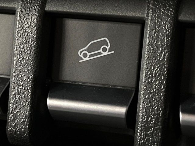 �y�_�E���q���A�V�X�g�z�}�ȍ⓹������Ƃ��Ɏ����Ńu���[�L�𐧌�A���̒ᑬ�x��ۂ��܂��B�ᓹ�∫�H�ȂǊ���₷���H�ʂ̉����ł��^�C�������b�N���Ȃ�������S!�n���h������ɏW���ł��܂�!