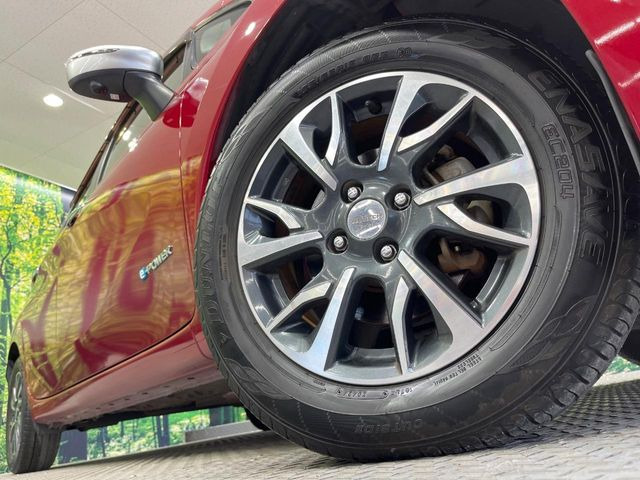 �y15�C���`�A���~�z�C�[���z�O�ςɃ}�b�`�����A���~�z�C�[���𑕒����Ă���܂��B�e��A���~�z�C�[����A�X�^�b�h���X�^�C�����戵�����Ă���܂��B���񂲑��k����������