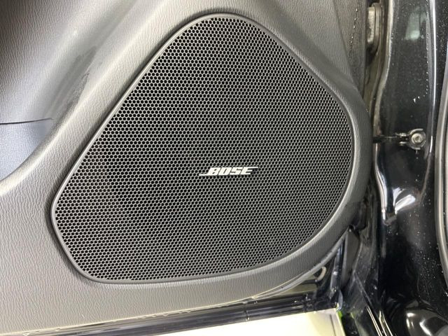 �yBOSE�T�E���h�V�X�e���z���[�J�[�I�v�V�����̍��i�ʃT�E���h�V�X�e���𓋍ځB��p�̃`���[�j���O���{���ꂽ�召�l�X�ȃX�s�[�J�[����ǎ��ȃT�E���h���t�ł��A�Տꊴ���ӂ�鉹����Ԃ����o���܂��B