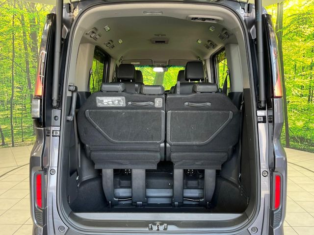 ���i�̂���������ʋ΁A���}���ɏ\���ȉ׎��X�y�[�X���m�ۂ��Ă���܂��B�Z�J���h�V�[�g��|���ƁA�傫�ȉו��̐ύڂ��\�ł���