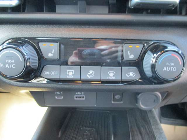 ノートオーラ1.2 G 90周年記念車